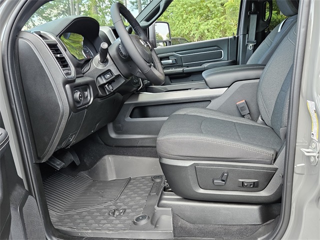 2026 Ram 2500 Big Horn photo 5
