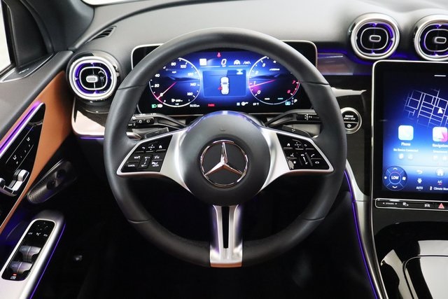 2025 Mercedes Benz GLC 300 4MATIC photo 5
