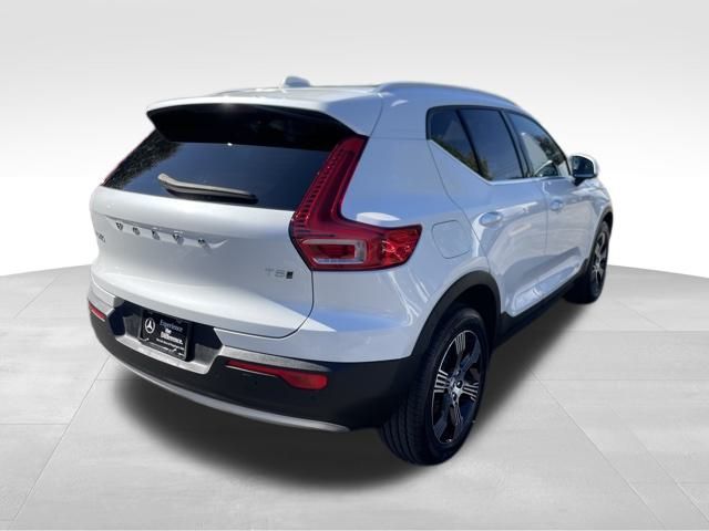 2022 Volvo XC40 T5 Inscription photo 5