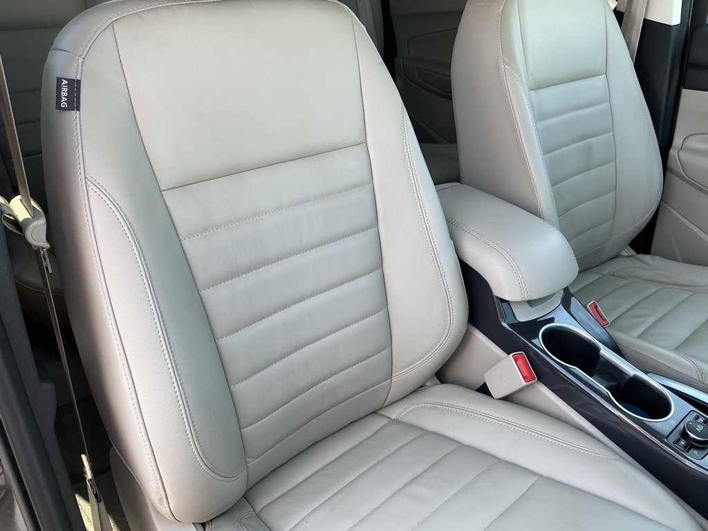 2015 Ford Escape Titanium photo 28