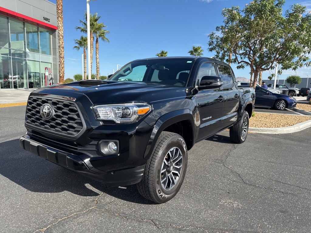 2023 Toyota Tacoma TRD Sport photo 2