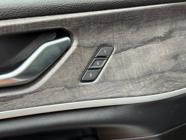 2022 Jeep Grand Cherokee Limited photo 4