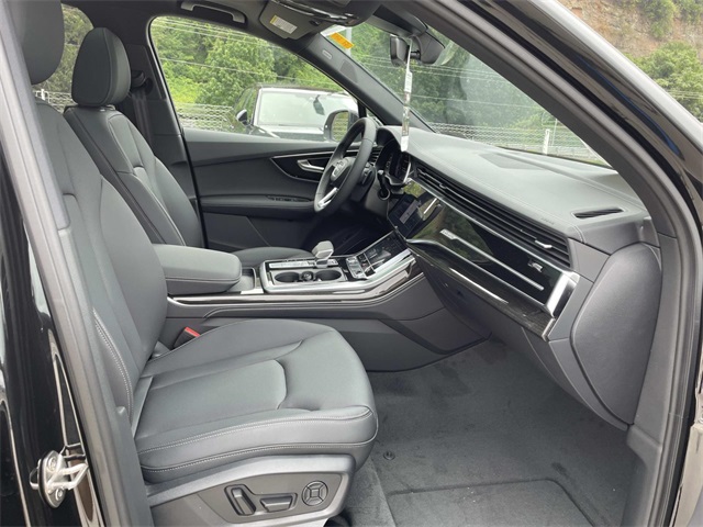 2025 Audi Q7 55 Premium Plus photo 14