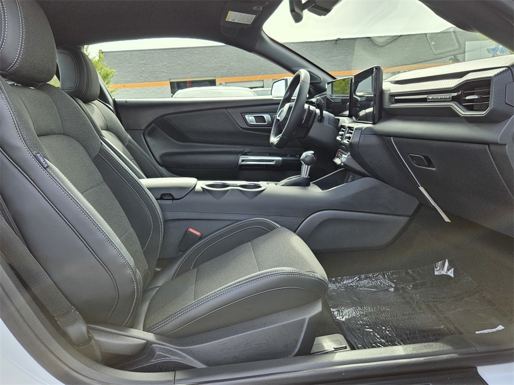 2025 Ford Mustang GT photo 21