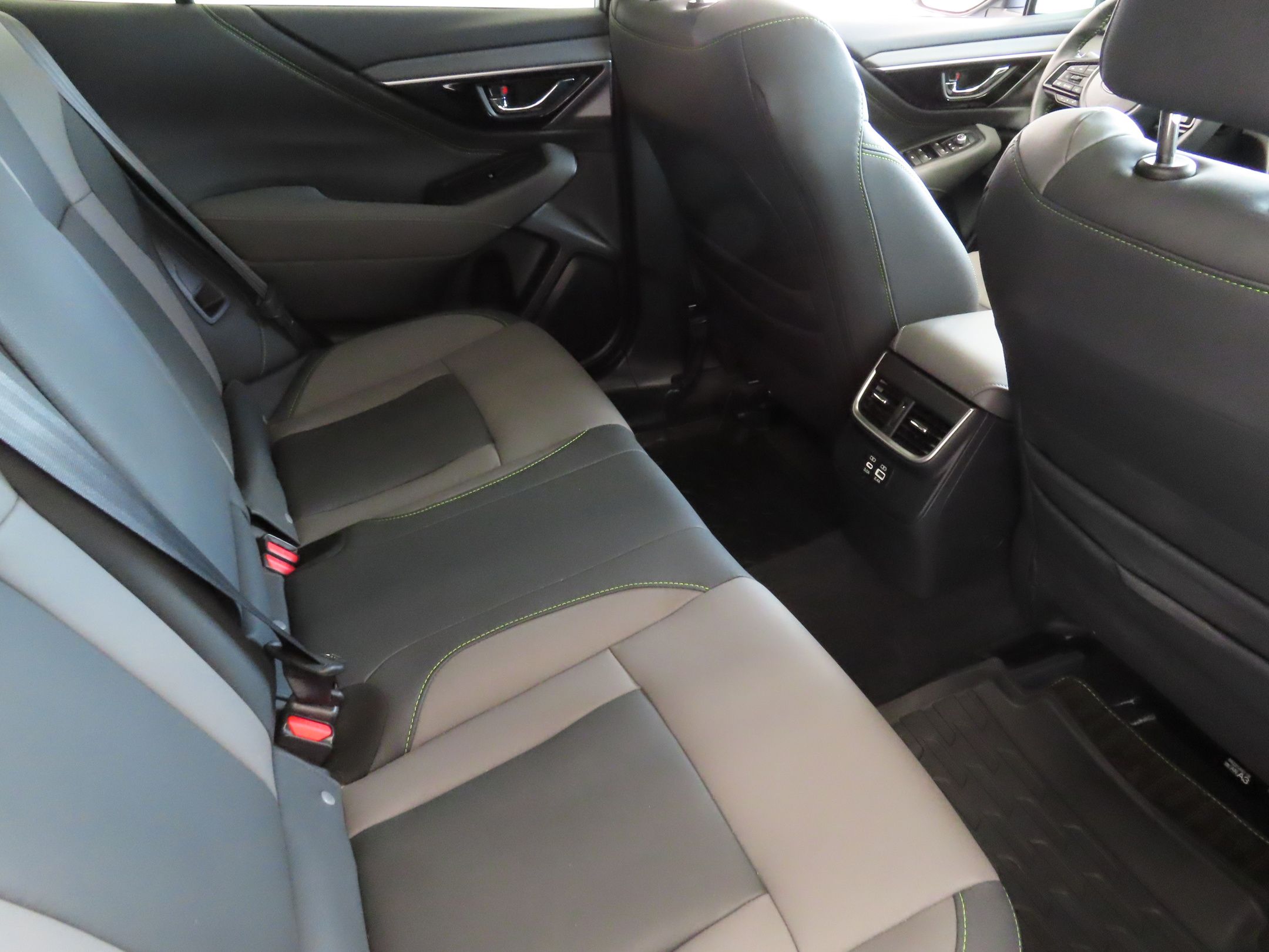 2025 Subaru Outback Onyx Edition photo 21