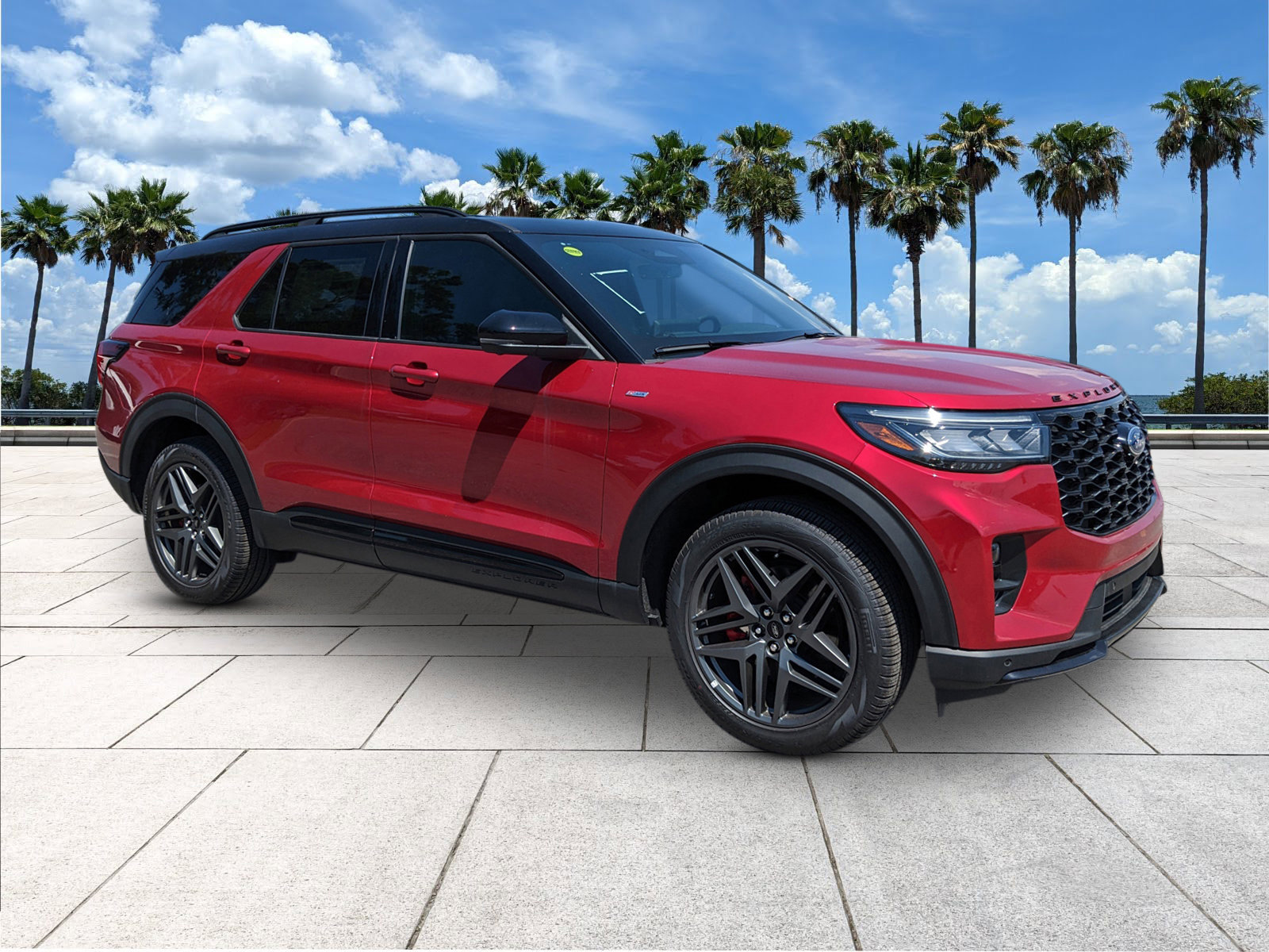 2025 Ford Explorer ST-Line photo 2