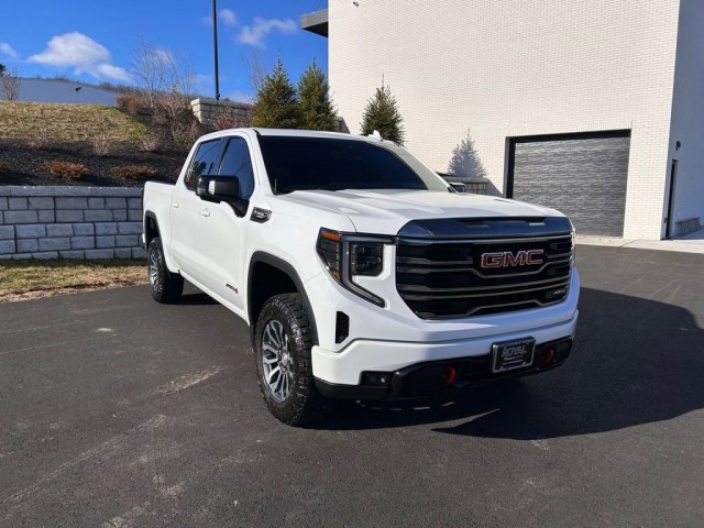 2022 GMC Sierra 1500 AT4's photo