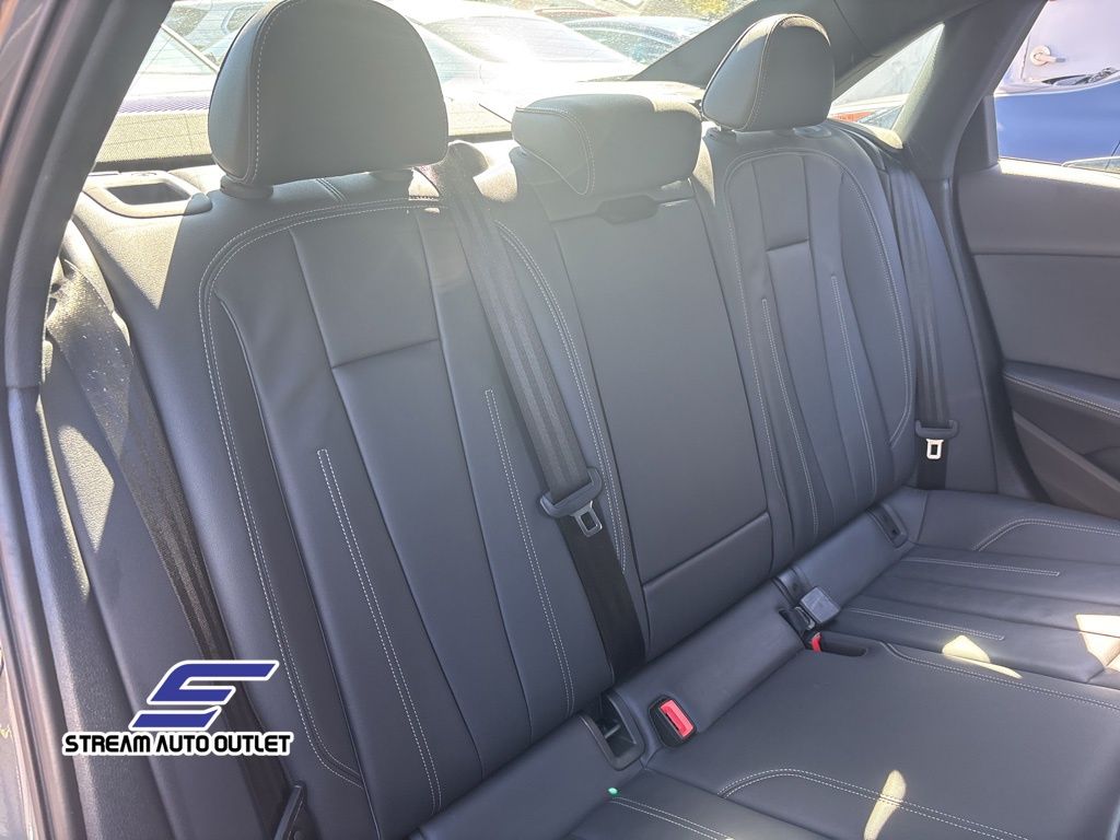 2023 Audi A4 45 S line Premium Plus photo 9