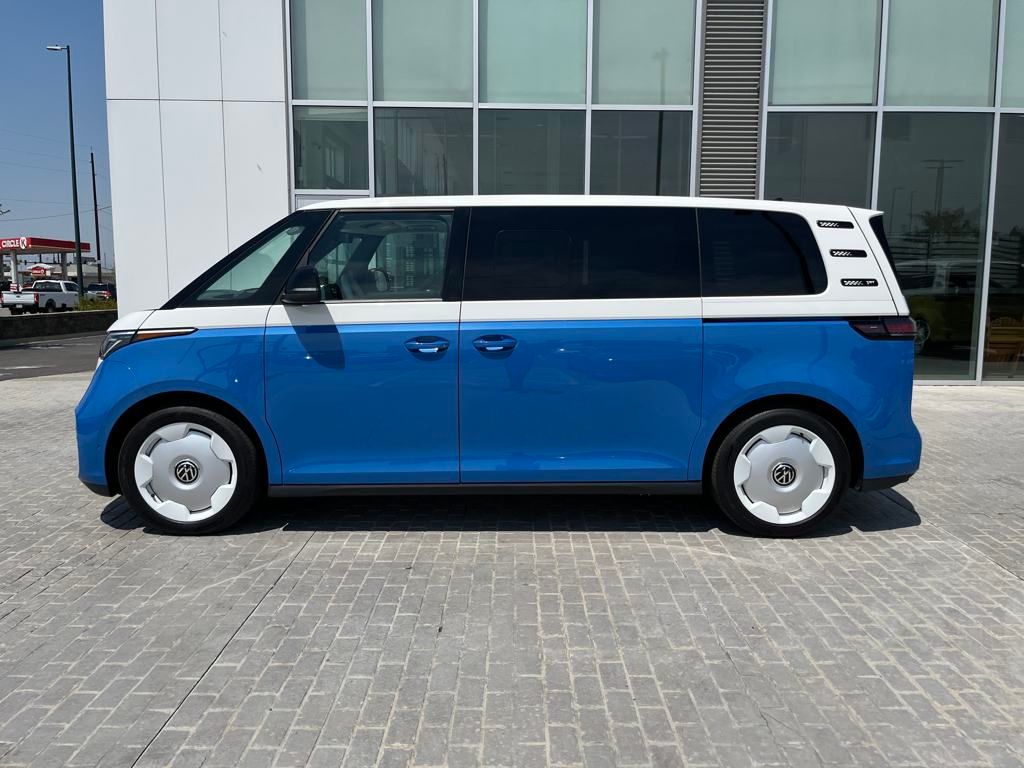 2025 Volkswagen ID. Buzz photo 3