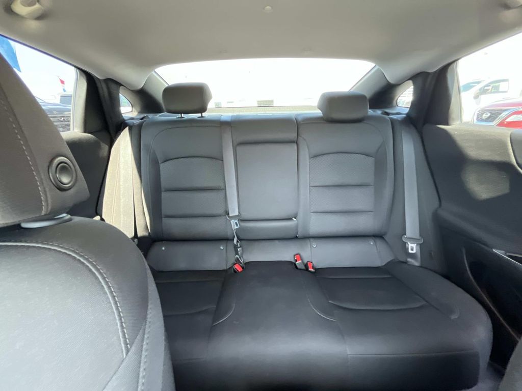 2016 Chevrolet Malibu 1LT photo 28