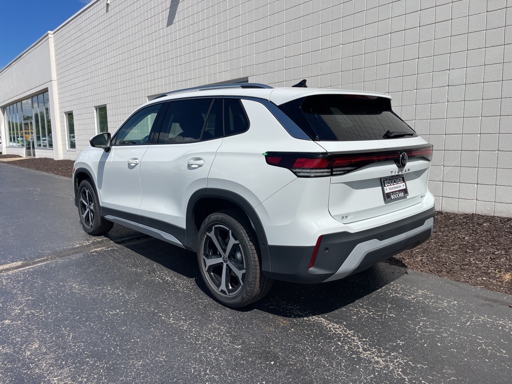 2025 Volkswagen Tiguan SE photo 2