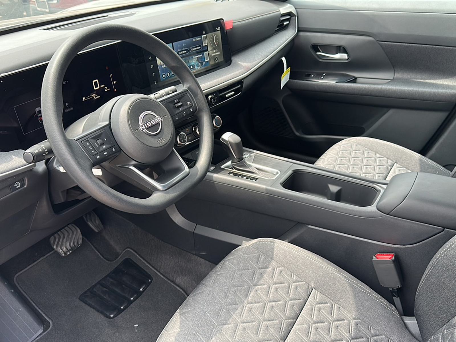 2025 Nissan Kicks SV photo 2