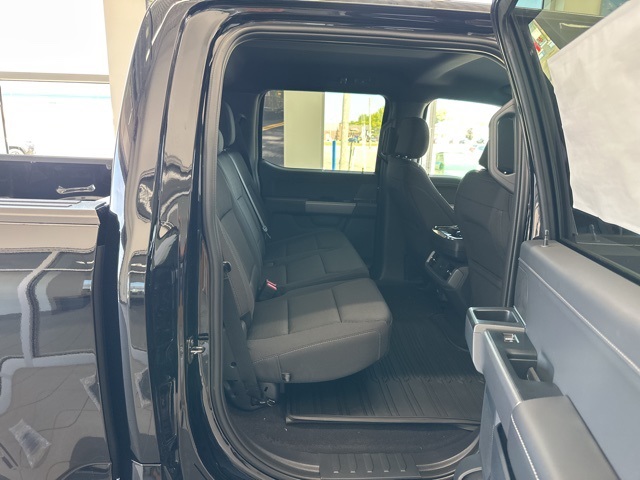 2025 Ford F-150 XLT photo 30
