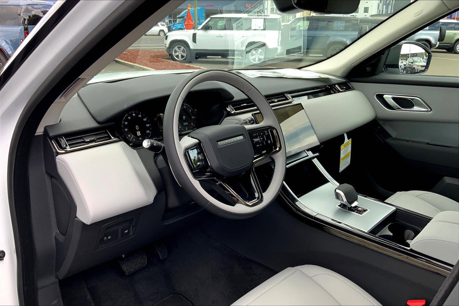 2025 Land Rover Range Rover Velar S photo 6