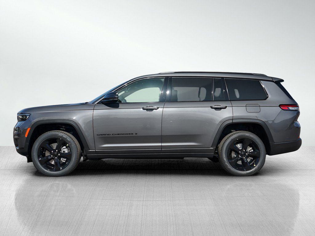2025 Jeep Grand Cherokee Limited photo 3