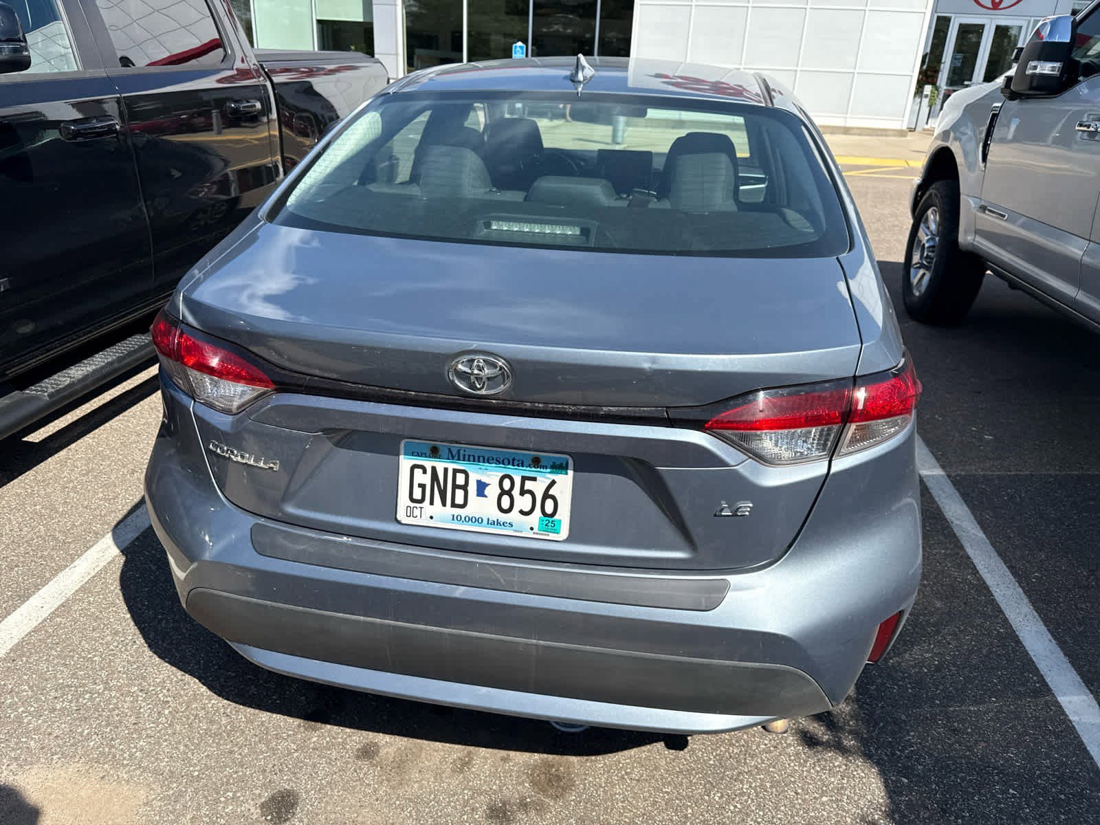 2021 Toyota Corolla LE photo 2