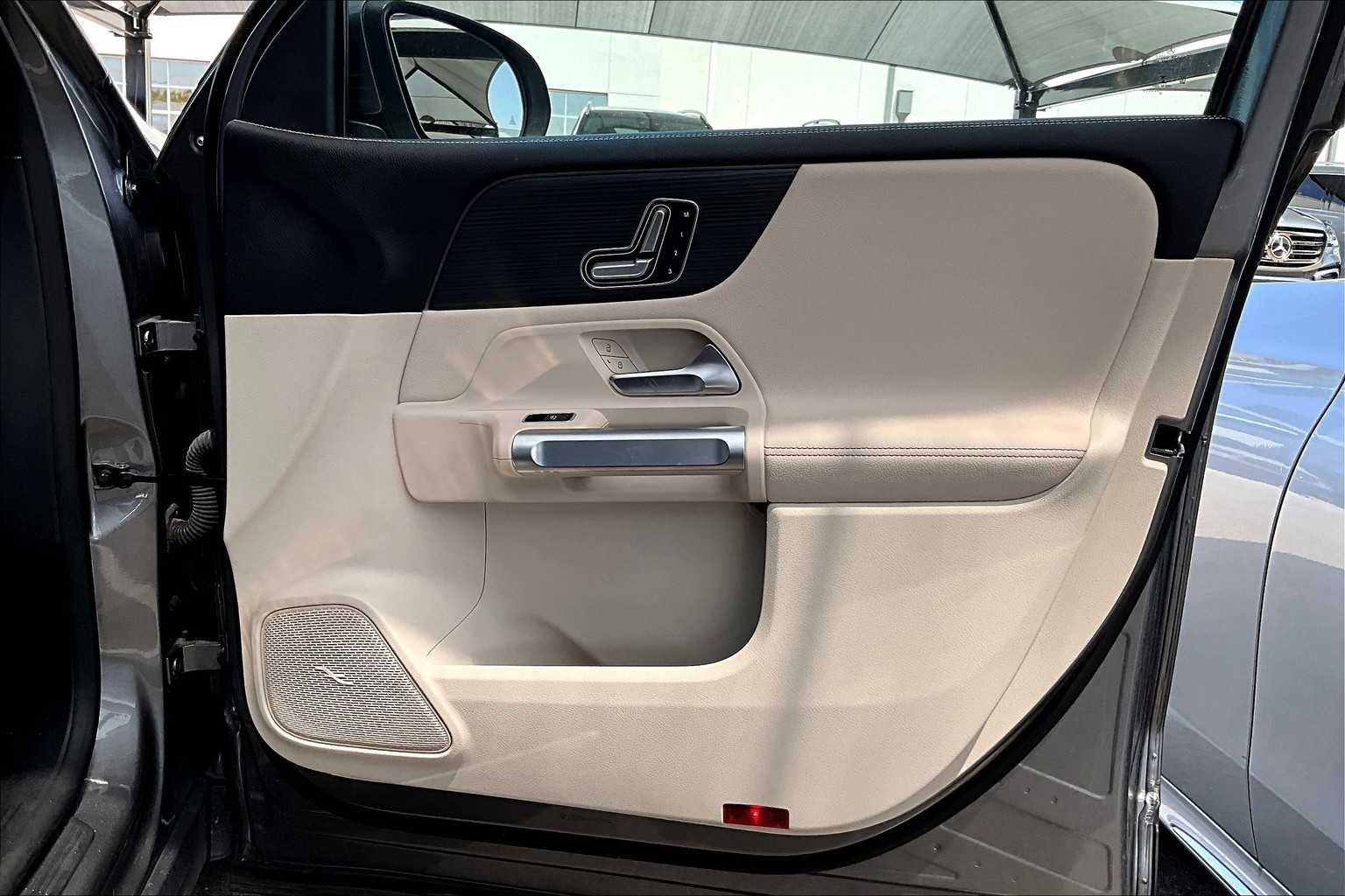 2023 Mercedes Benz EQB photo 21