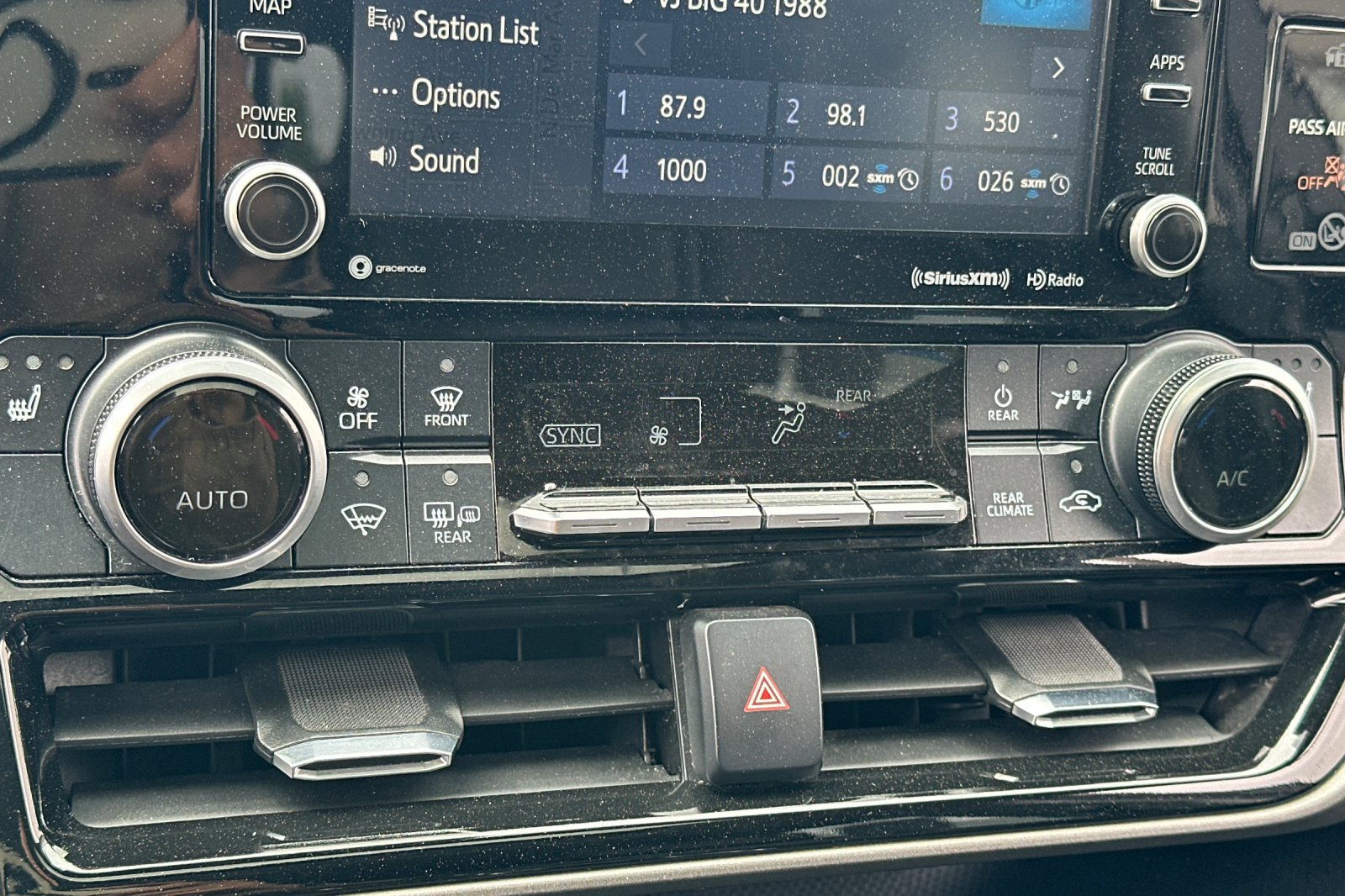 2021 Toyota Highlander XLE photo 20