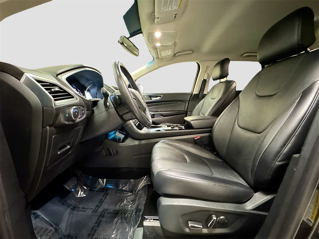 2017 Ford Edge Titanium photo 4