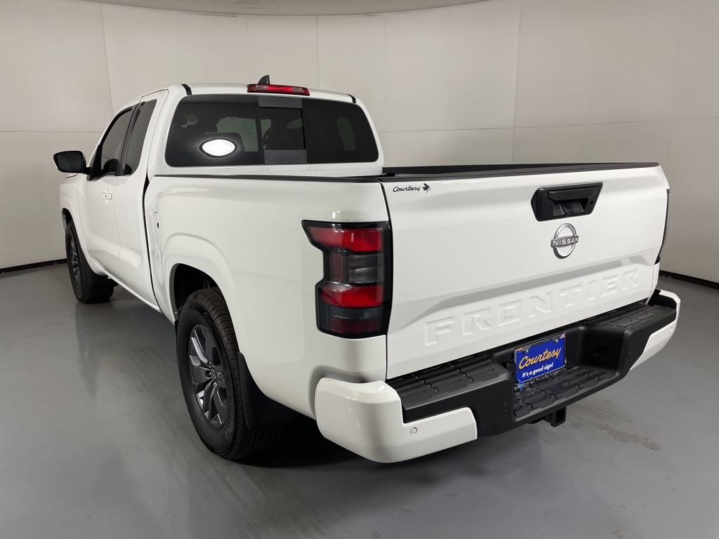 2025 Nissan Frontier SV photo 5