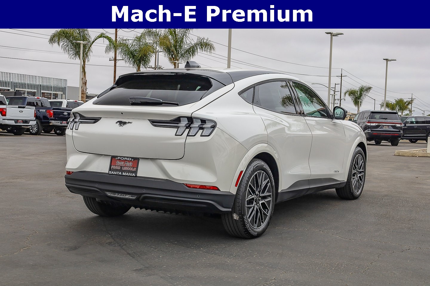 2025 Ford Mustang Mach-E Premium photo 4