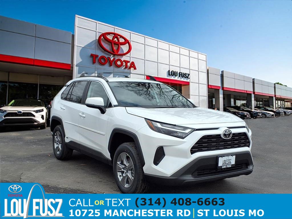 2025 Toyota RAV4 XLE's photo