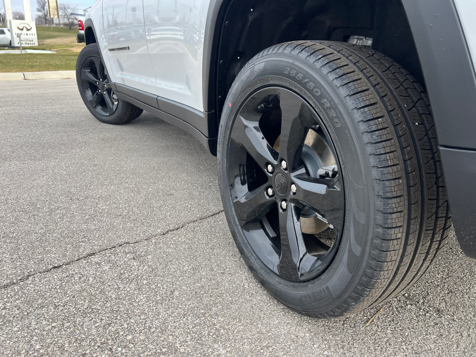 2025 Jeep Grand Cherokee Limited photo 3