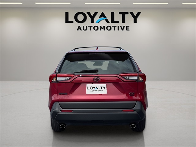 2021 Toyota RAV4 XLE photo 6