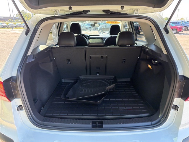 2023 Volkswagen Taos SE photo 28