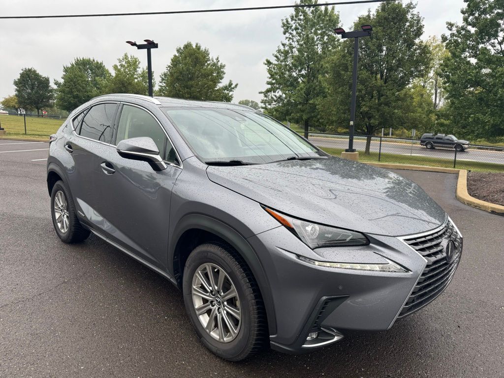 2021 Lexus NX 300h AWD photo 3