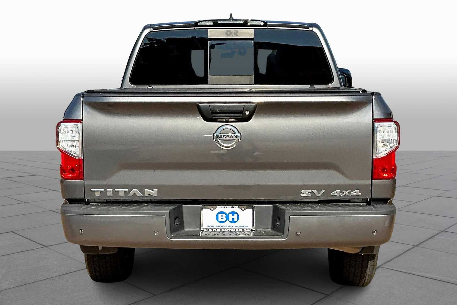2022 Nissan Titan SV photo 4