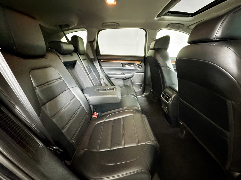 2020 Honda CR-V Hybrid Touring photo 18