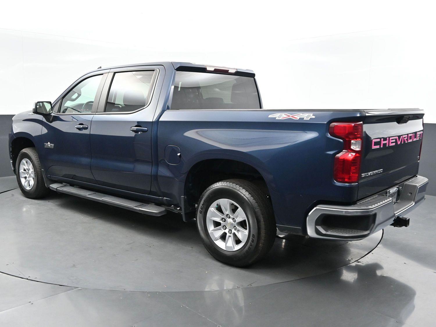 2020 Chevrolet Silverado 1500 LT photo 3
