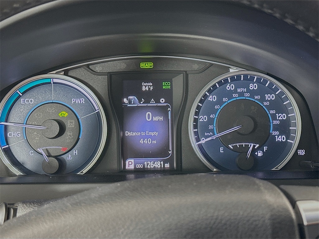 2016 Toyota Camry Hybrid XLE photo 2