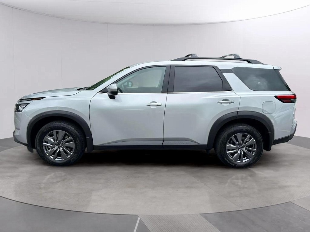 2025 Nissan Pathfinder SV photo 6