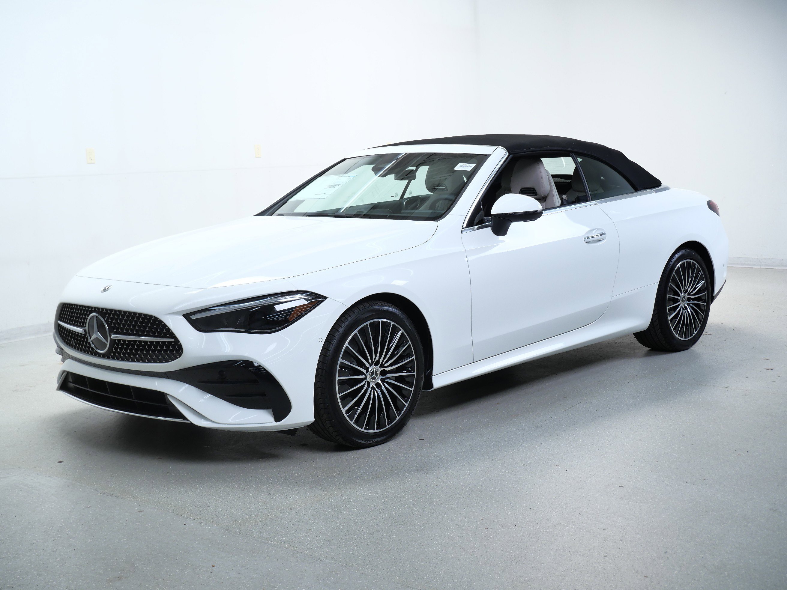 2026 Mercedes Benz CLE 300 4MATIC Cabriolet photo 3