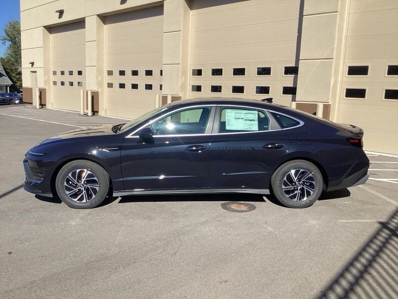 2026 Hyundai Sonata Hybrid Blue photo 4