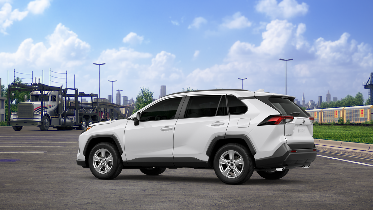 2025 Toyota RAV4 Hybrid XLE photo 5