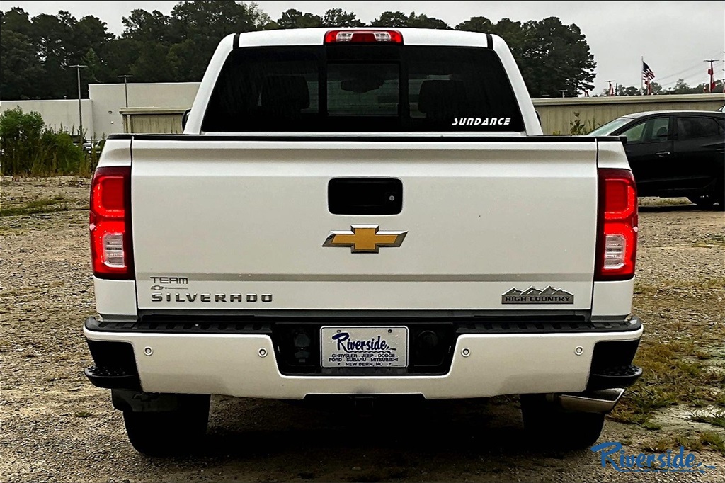 2018 Chevrolet Silverado 1500 High Country photo 5