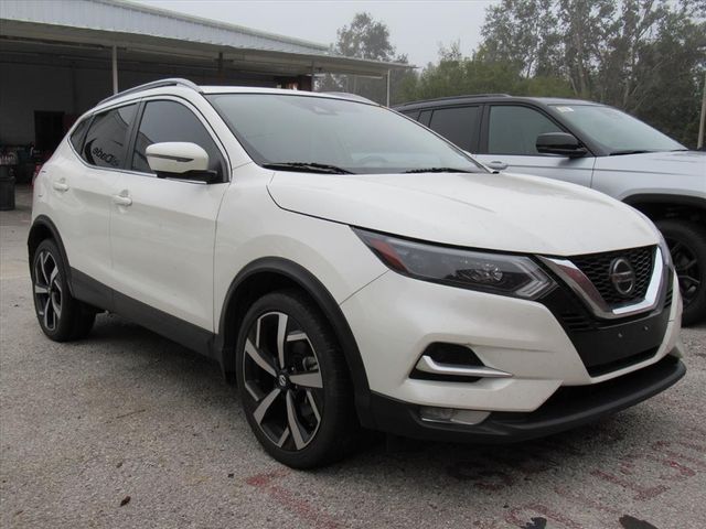 2021 Nissan Rogue Sport SL's photo