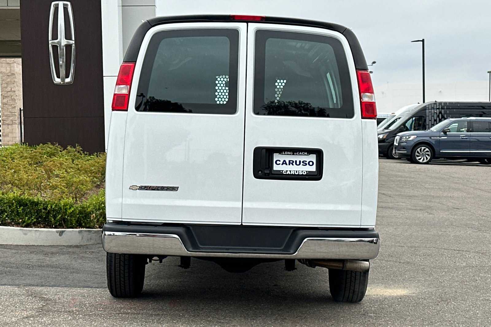 2023 Chevrolet Express 2500 Work Cargo Van photo 4