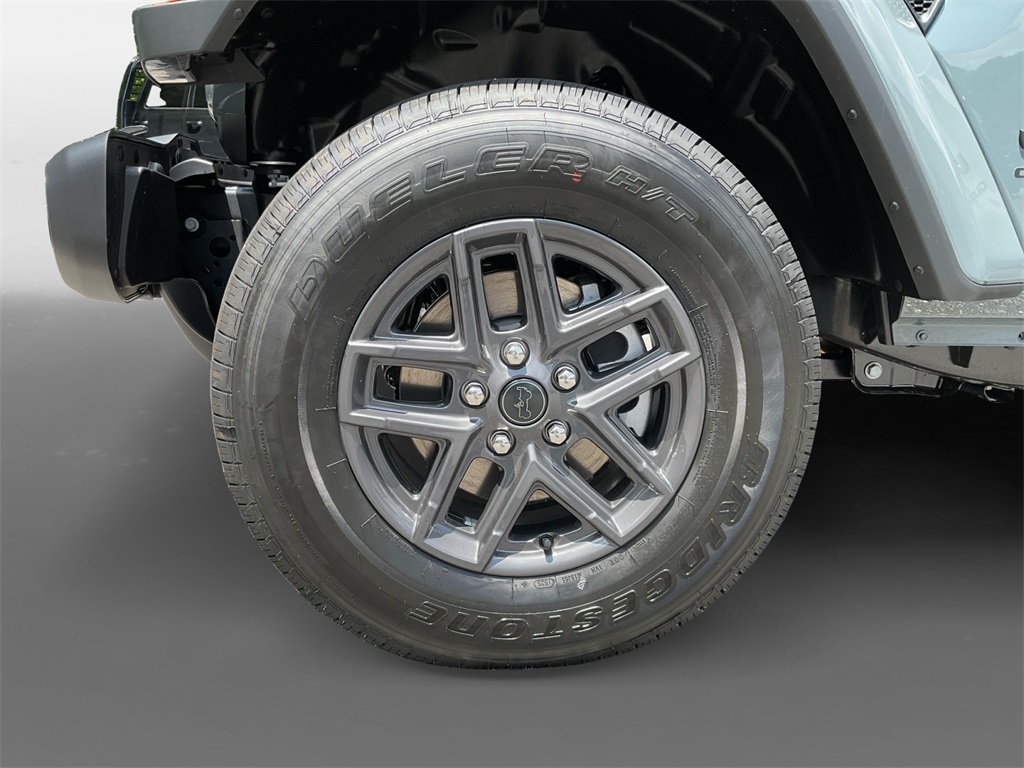 2025 Jeep Gladiator Sport S photo 16
