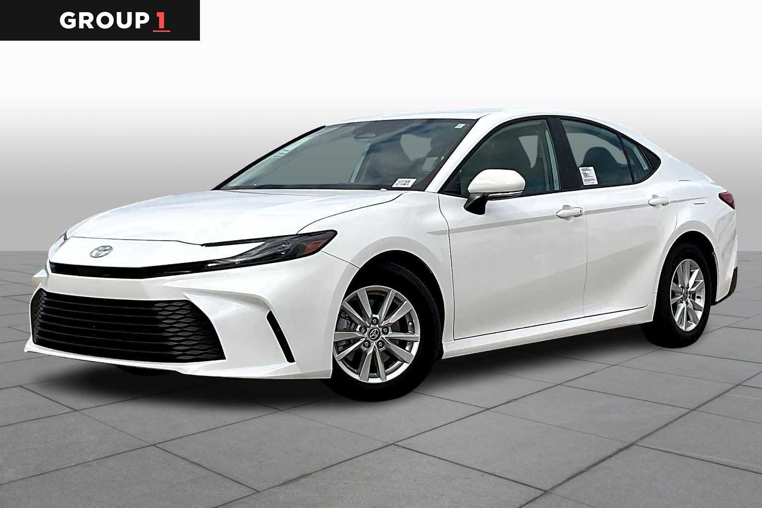 2026 Toyota Camry LE's photo