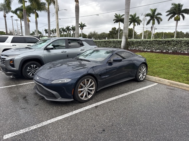 2020 Aston Martin Vantage Base's photo