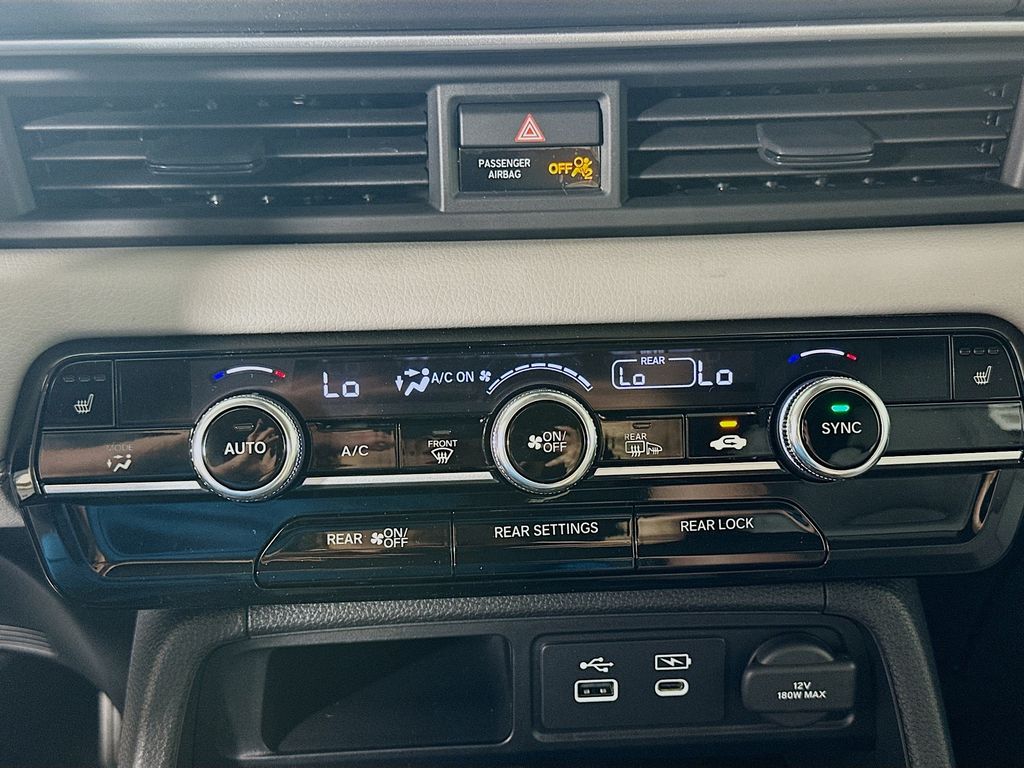 2025 Honda Pilot Touring photo 12