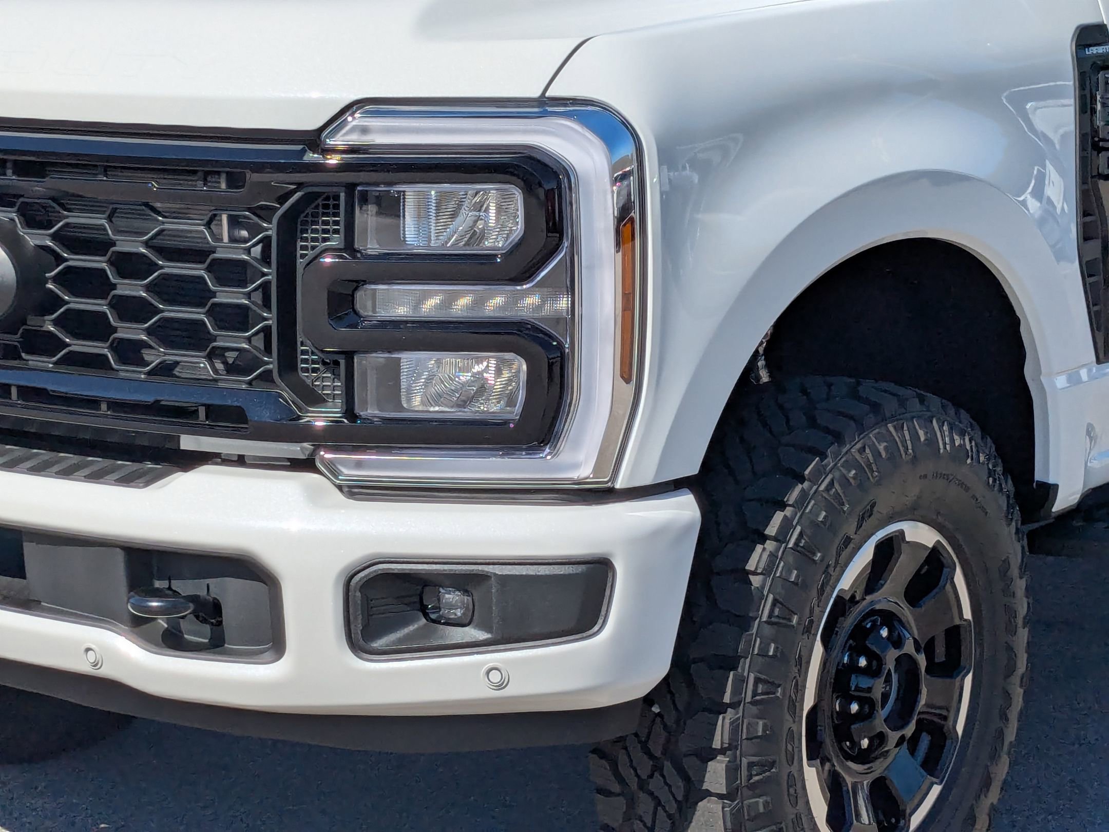 2026 Ford F-250 Lariat photo 2