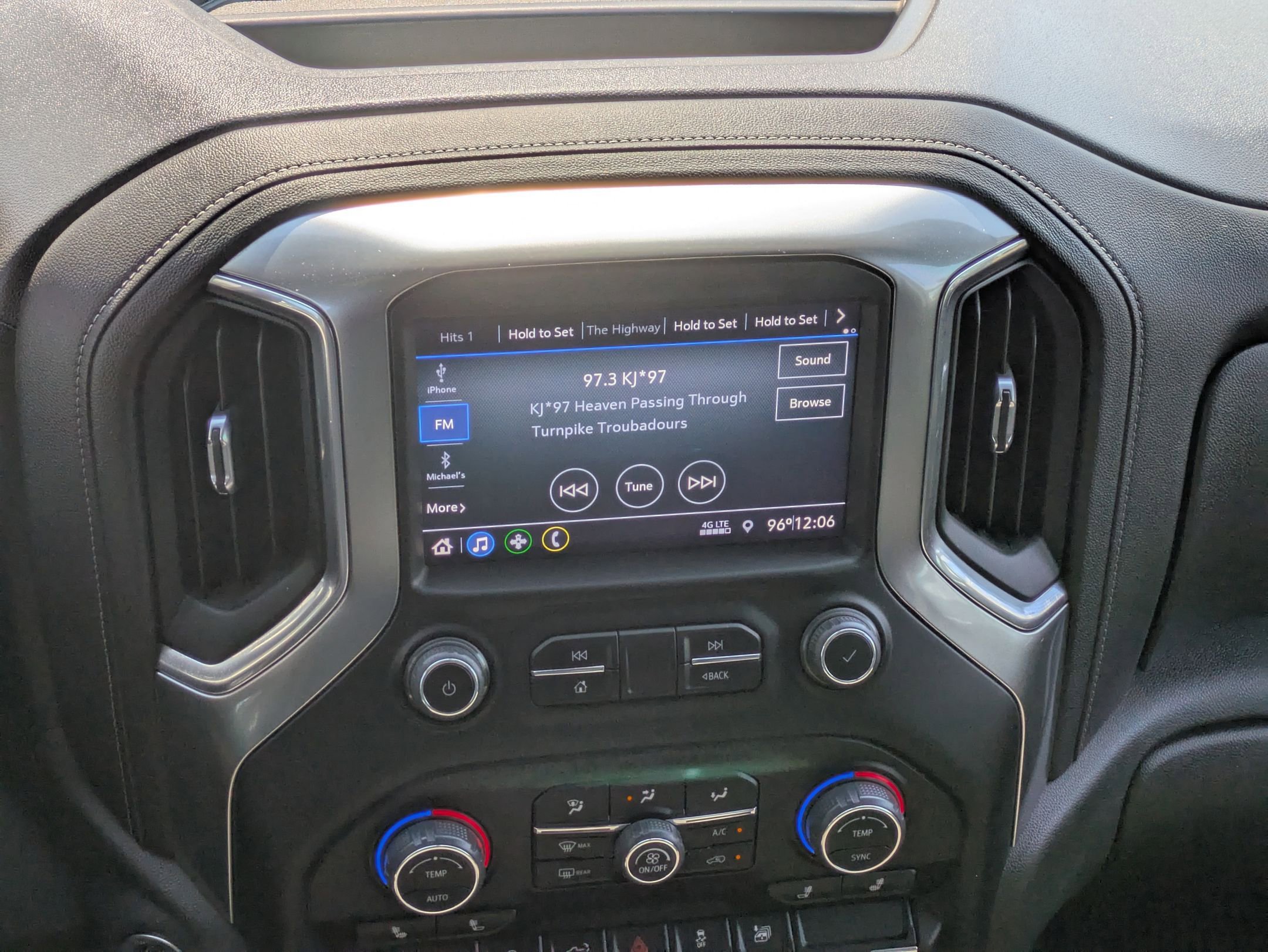 2021 Chevrolet Silverado 1500 LT photo 17