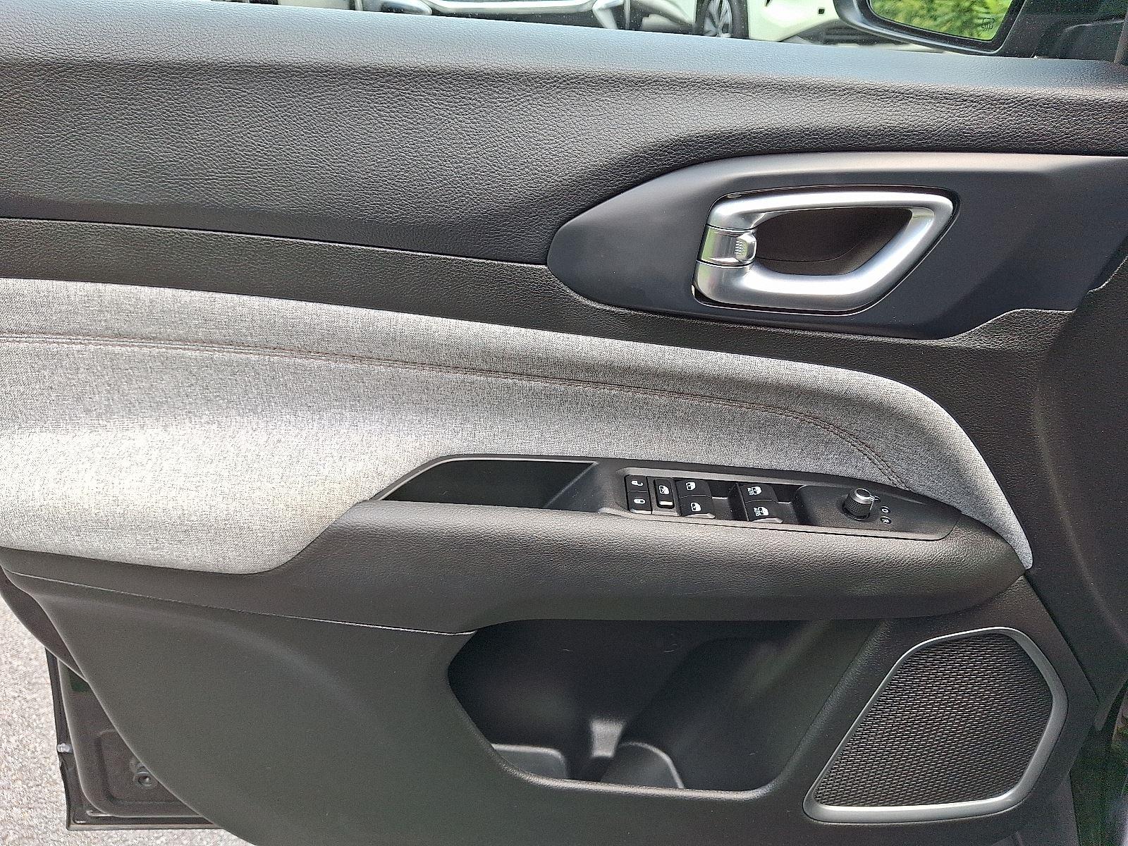 2023 Jeep Compass Latitude Lux photo 10