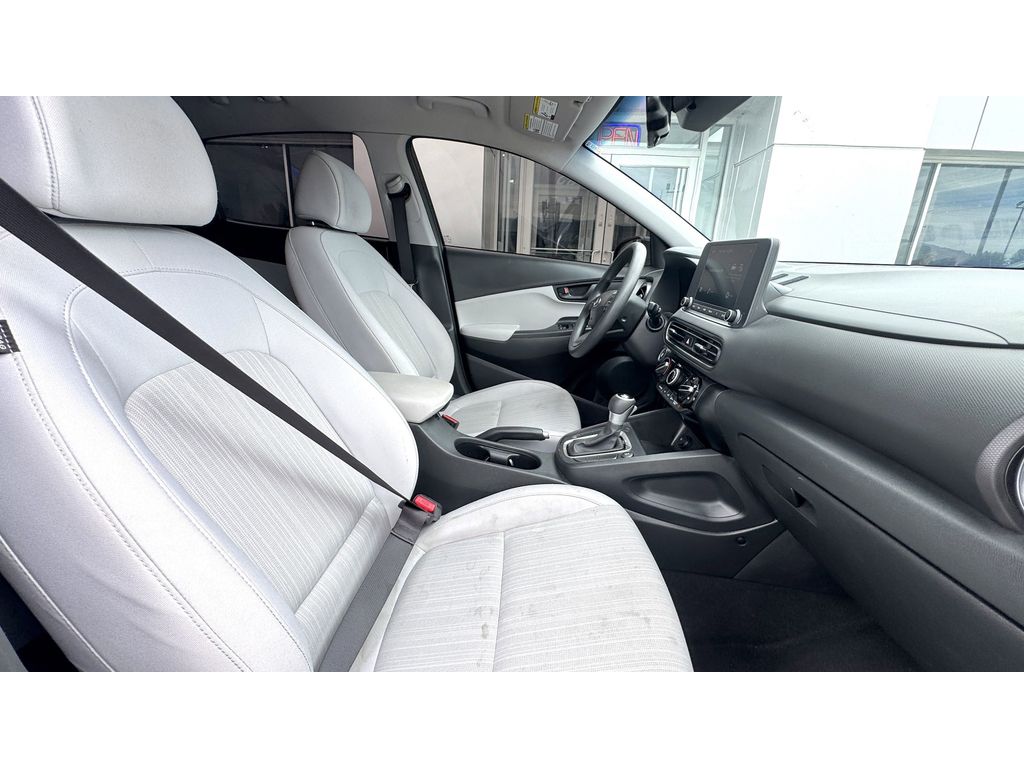 2023 Hyundai Kona SEL photo 8