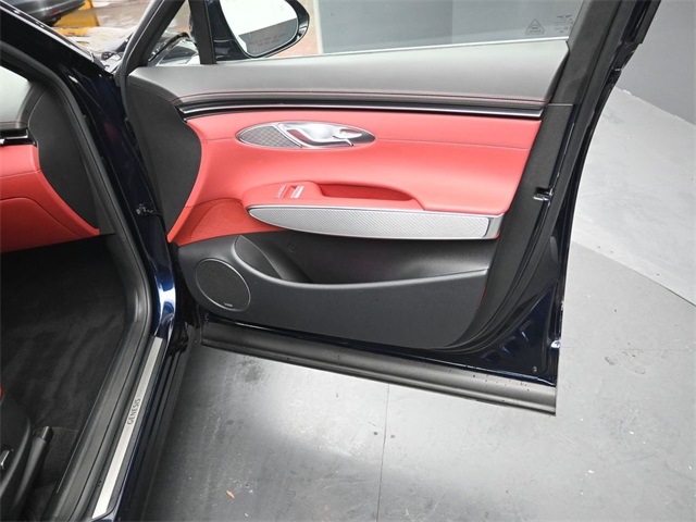 2025 GENESIS GV70 - Image 34